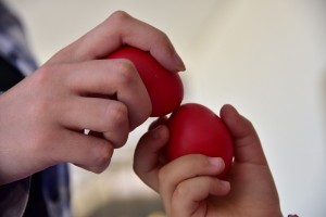 Μεγάλος κίνδυνος τα βαμμένα αυγά - Είναι πιο επιρρεπή από τα ωμά στη σαλμονέλα