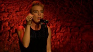 Γαλλίδα τραγουδίστρια κατέρρευσε και πέθανε στη σκηνή