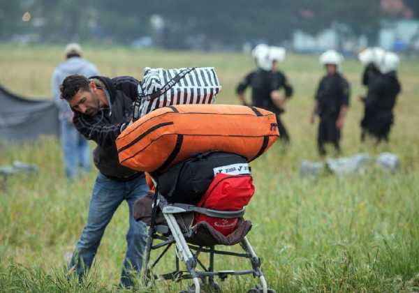 Η Διεθνής Αμνηστία καλεί Βρυξέλλες και Αθήνα να μεταφέρουν εκτός νησιών πρόσφυγες που ξεπαγιάζουν