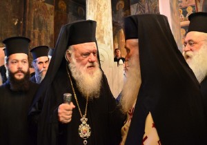 Στο πλευρό των σεισμοπαθών της Λέσβου ο Αρχιεπίσκοπος Ιερώνυμος