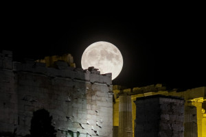 Πανσέληνος του λύκου: Η πρώτη πανσέληνος του 2020 που θα συνδυαστεί με έκλειψη, τι ώρα θα είναι ορατή στην Ελλάδα