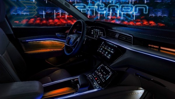 Audi e-tron: Αποκαλύφθηκε το νέο διαστημικό εσωτερικό του