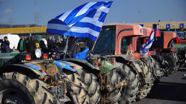 Μπλόκο αγροτών: Κλείνει η εθνική οδός Αντιρρίου - Ιωαννίνων, στον κόμβο του Κεφαλοβρύσου