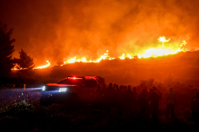 Νέες διακοπές κυκλοφορίας λόγω της φωτιάς σε Πεντέλη και Ντράφι