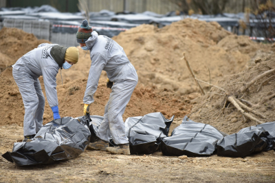 NYT - Ουκρανία: Ομαδικός τάφος στο Λισιτσάνσκ με 300 πτώματα αμάχων