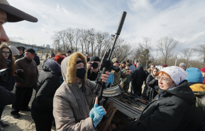 Ουκρανική Κρίση: Η Ρωσία εκκενώνει την πρεσβεία της στο Κίεβο