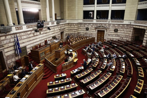 LIVE:Κορυφώνεται η συζήτηση στη Βουλή - Σήμερα η ψηφοφορία για την πρόταση μομφής
