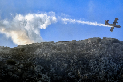 Σε ύφεση οι πυρκαγιές σε Αρχαία Κόρινθο και νότια Εύβοια – 56 μέτωπα το τελευταίο 24ωρο