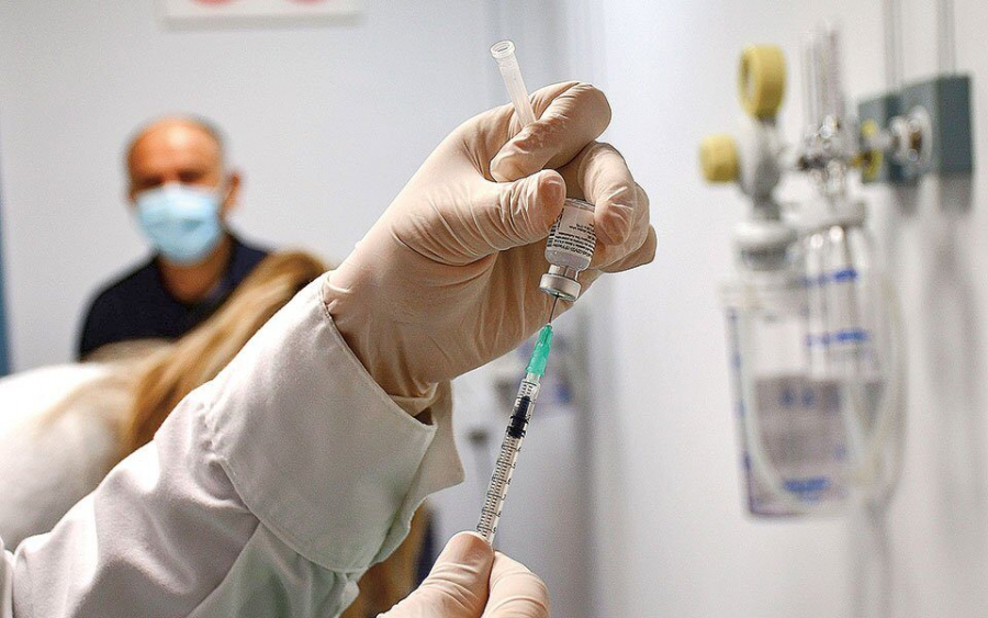 Κορονοϊός: 15.000 πολίτες εμβολιάστηκαν μετά την επιβολή του προστίμου