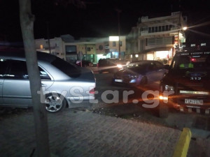 Αλιβέρι: Αυτοκίνητα συγκρούστηκαν και έπεσαν επάνω σε τέσσερα παιδιά