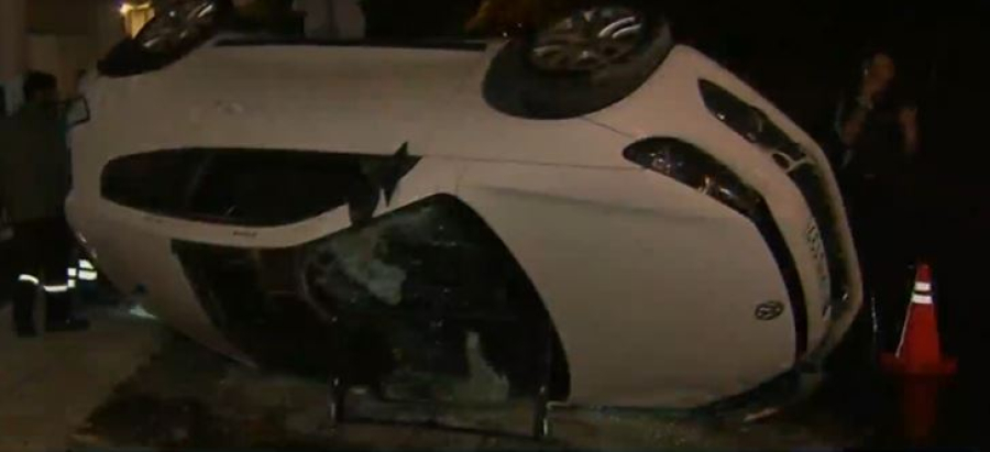 Θεσσαλονίκη: Σοβαρό τροχαίο με 30χρονο οδηγό - Του γύρισε τούμπα το αυτοκίνητο