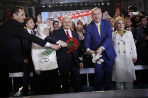 Πολιτικοί κραδασμοί στην Τουρκία: Τα Paradise Papers «καίνε» τον Γιλντιρίμ