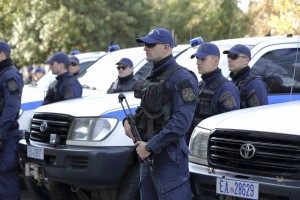 Θεσσαλονίκη: Αστυνομικοί καταδίωξαν βανάκι και &#039;&#039;έπεσαν&#039;&#039; σε κύκλωμα διακινητών