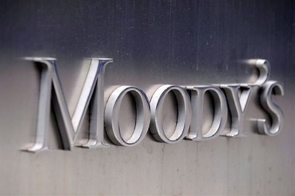 Ο Moody&#039;s απειλεί με υποβάθμιση την Ιταλία