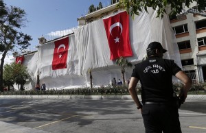 Παρατείνεται για τρεις επιπλέον μήνες η κατάσταση έκτακτης ανάγκης στην Τουρκία