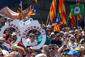 Διαδήλωση στη Βαρκελώνη υπέρ του δημοψηφίσματος