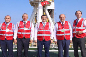 &quot;Γιαβουζ&quot;: Παράσταση του Τούρκου υπουργού Ενέργειας στο κατάστρωμα