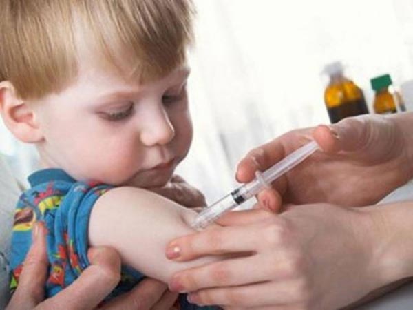 500 χιλ. Ευρώ για την εμβολιαστική κάλυψη απόρων και ανασφαλίστων παιδιών