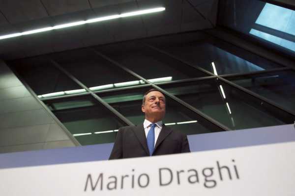 Ντράγκι: Δεν αποκλείονται νέα μέτρα της ΕΚΤ για τη στήριξη της οικονομίας
