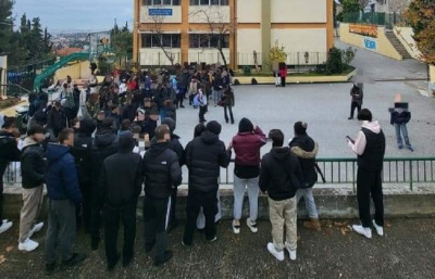 Καταγγελία από μαθήτριες στη Θεσσαλονίκη: Τις παρενοχλούσε καθηγητής του, κατάληψη στο σχολείο