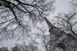 Ακυρώσεις και καθυστερήσεις πτήσεων λόγω της χιονόπτωσης στο Παρίσι