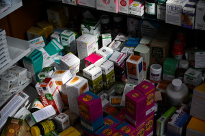 Συλλογή φαρμακευτικών -παραφαρμακευτικών και υγειονομικών σκευασμάτων από το κοινωνικο φαρμακείο δημου Φυλής 