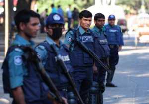 Μπανγκλαντές: &#039;Eνοπλοι κρατούν ομήρους σε εστιατόριο