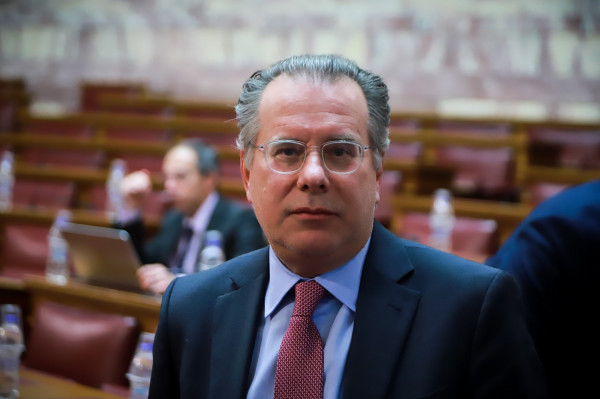 Κουμουτσάκος από Βουλή: «Λοιδωρήσατε το αίσθημα των Ελλήνων - Πυροβολήσατε τα πόδια σας»