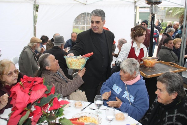 Θεσσαλονίκη: Χριστουγεννιάτικο τραπέζι για απόρους