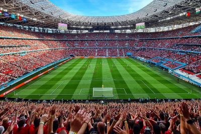 Super League 1: Το γεμάτο γήπεδο στη Βουδαπέστη και τα σενάρια για επιστροφή του κόσμου στα ελληνικά γήπεδα (βίντεο, εικόνες)