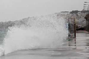 Ισχυροί άνεμοι και βροχές σήμερα - Δεμένα τα πλοία σε Ραφήνα και Λαύριο