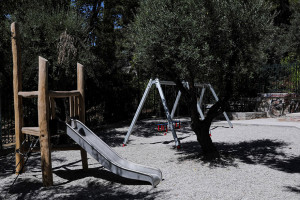 Δήμος Αθηναίων: Παραδίδονται 19 πλήρως ανακατασκευασμένες παιδικές χαρές