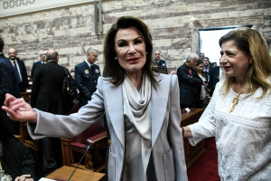 Παρουσιάστηκε η επιτροπή «Ελλάδα 2021» στη βουλή - Τι είπαν Μητσοτάκης - Αγγελοπούλου
