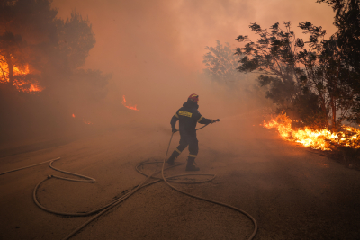 Μεγαλόπολη: Υπό έλεγχο η φωτιά στην περιοχή Ρούτσι