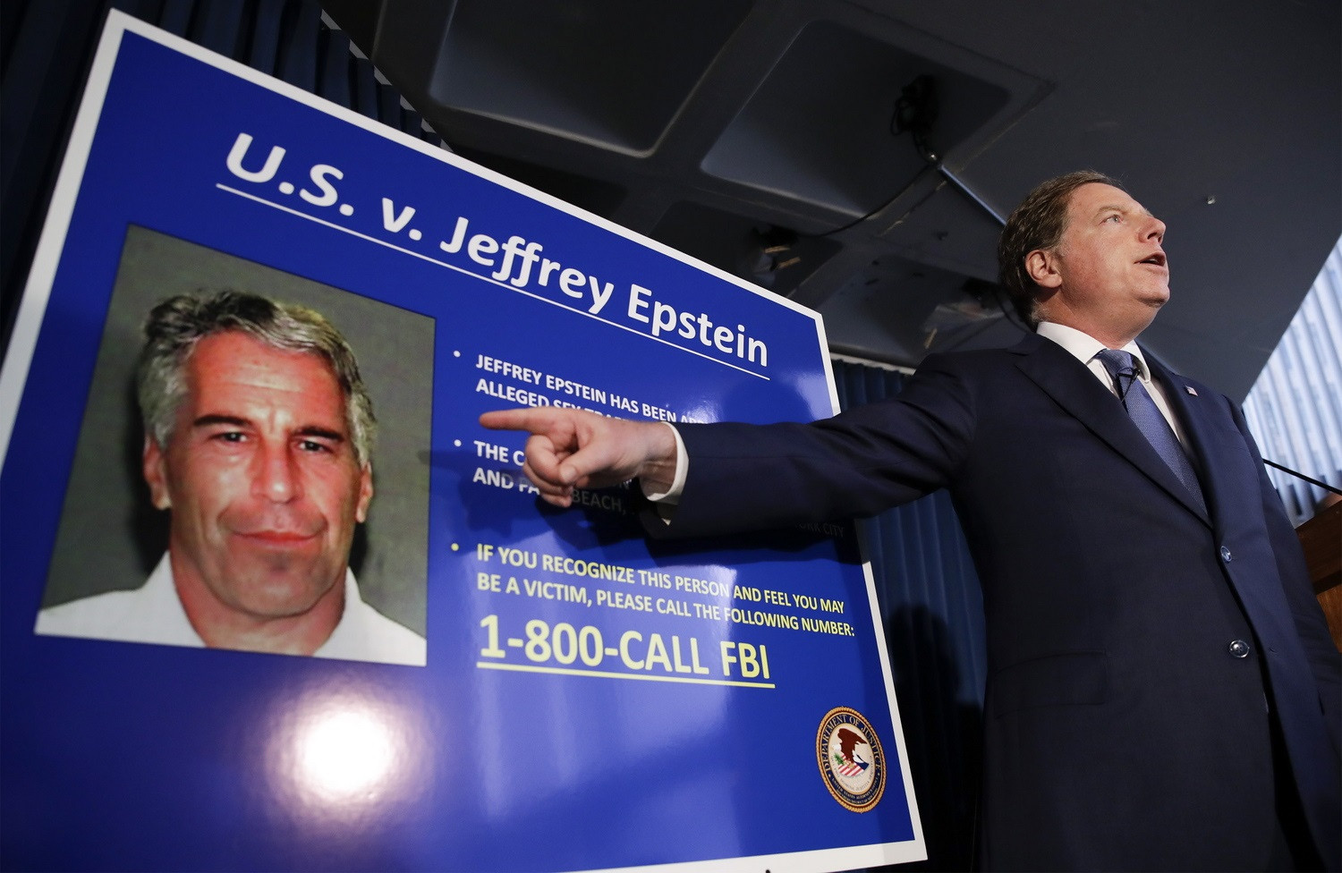 Συνελήφθη η πρώην σύντροφος του Τζέφρι Επστάιν για μαστροπεία ανηλίκων