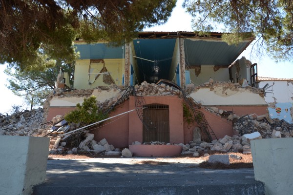 Λέσβος: Κατεδαφίσεις σπιτιών που χτυπήθηκαν από τον σεισμό – Τι πρέπει να γνωρίζουν οι σεισμόπληκτοι