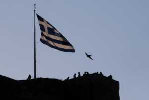 «Παγωμένη» στον αποπληθωρισμό η ελληνική οικονομία
