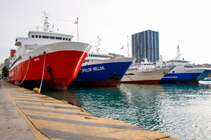 Ελεγχοι στα λιμάνια: Ποιοι επιτρέπεται να μετακινηθούν από και προς νησιά - Ποιες βεβαιώσεις πρέπει να έχουν