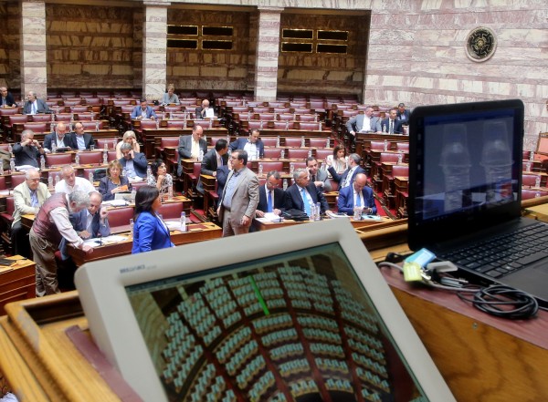 «Μύλος» η Βουλή στη συζήτηση του νομοσχεδίου για την ταυτότητα φύλου
