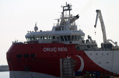 Θρίλερ με το Oruc Reis - Πλέει στα 8 ναυτικά μίλια από το Καστελόριζο