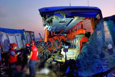 Τραγωδία στην Τουρκία: Εννέα νεκροί σε σύγκρουση λεωφορείου με φορτηγό