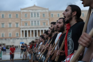 Κλειστοί οι δρόμοι στο κέντρο της Αθήνας: Πορεία κατά του νομοσχεδίου