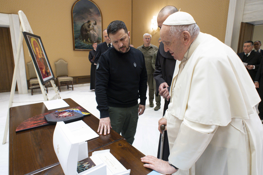 Η Ουκρανία κατηγορεί τον Πάπα πως είναι «φιλορώσος»