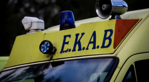 Τραγωδία στην Πατρών - Αθηνών: 22χρονη κατέβηκε να δει τη ζημιά από τροχαίο και την σκότωσε φορτηγό