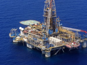 H ExxonMobil πλέει προς την κυπριακή ΑΟΖ – Ισχυρή αμερικανική δύναμη στην περιοχή