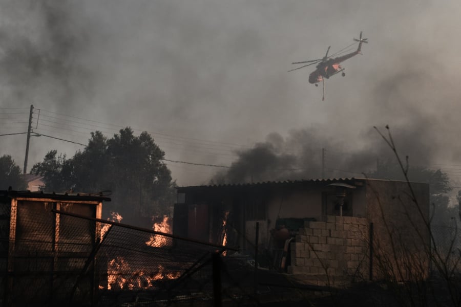 Δεν υπάρχει ενεργό μέτωπο σε Πεντέλη, Μέγαρα, Σαλαμίνα - Σε ποιες περιοχές είναι πολύ υψηλός κίνδυνος φωτιάς και σήμερα