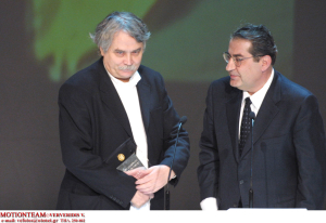 Πέθανε ο σκηνοθέτης, παραγωγός και συγγραφέας Λάκης Παπαστάθης, σε ηλικία 79 ετών