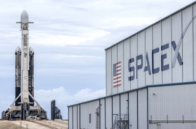 Ξεκίνησε την πώληση δορυφορικών συνδέσεων λέιζερ για ταχύτατες διαστημικές επικοινωνίες η SpaceX