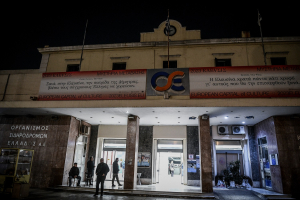 Έφτασε Θεσσαλονίκη το πρώτο εμπορικό τρένο από Αθήνα, ένα μήνα μετά τα Τέμπη