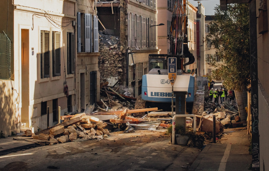 Μασσαλία: Δύο νεκροί εντοπίστηκαν στα χαλάσματα πολυκατοικίας που κατέρρευσε